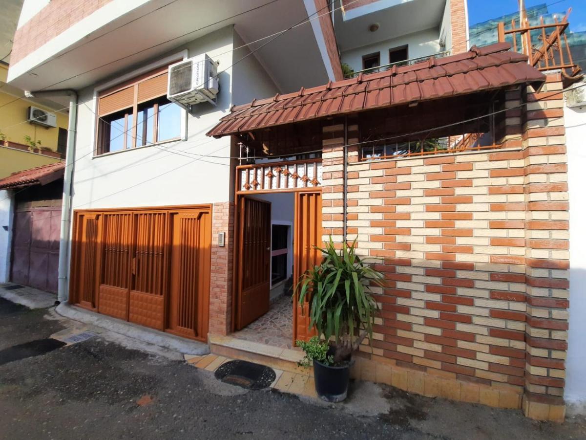 Villa 53 Tiranë Luaran gambar