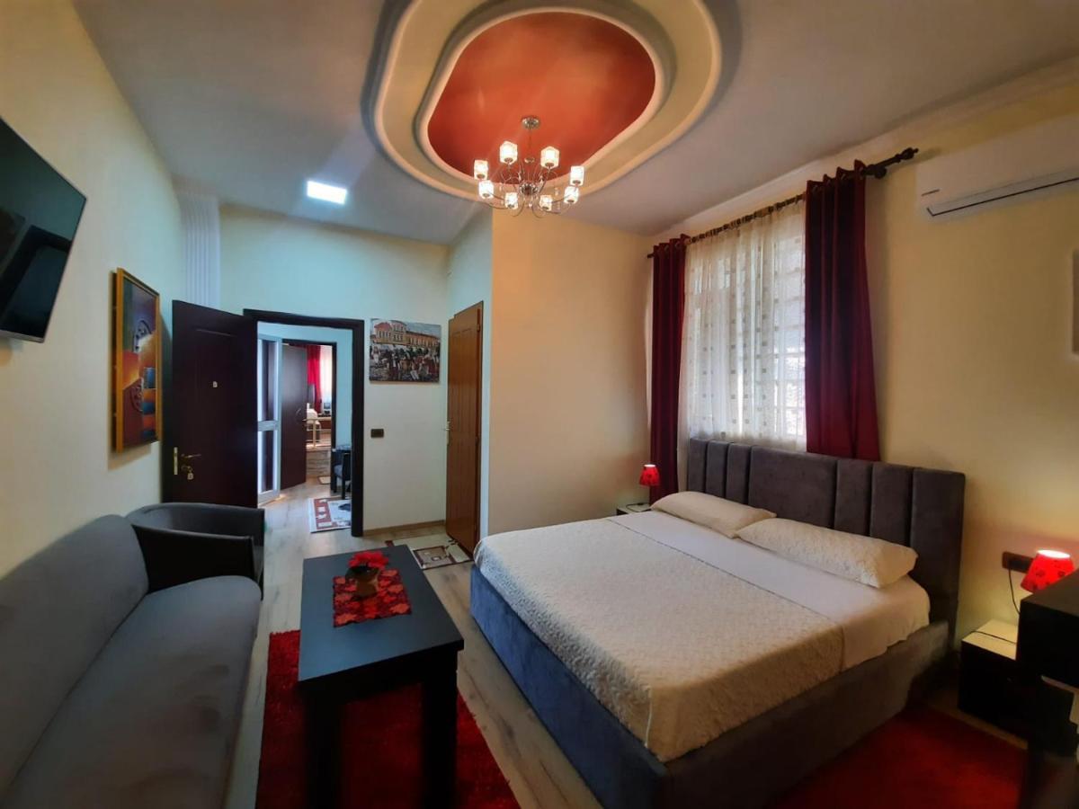 Villa 53 Tiranë Luaran gambar