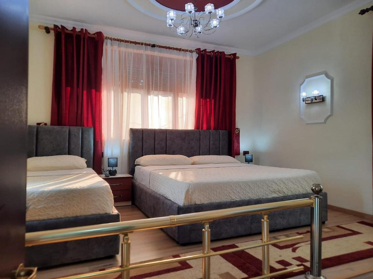 Villa 53 Tiranë Luaran gambar