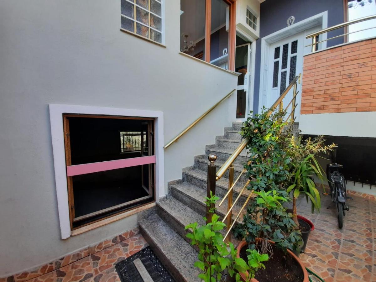 Villa 53 Tiranë Luaran gambar