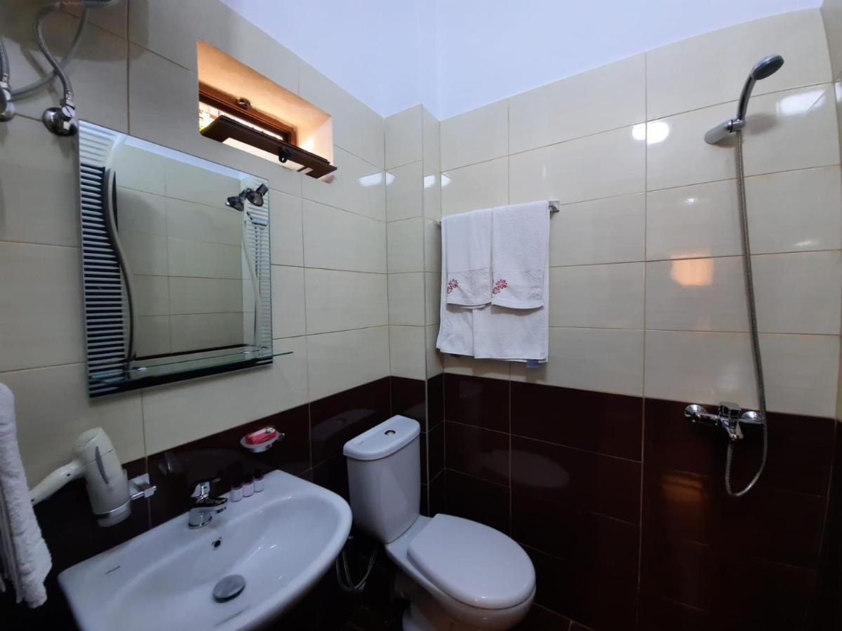 Villa 53 Tiranë Luaran gambar
